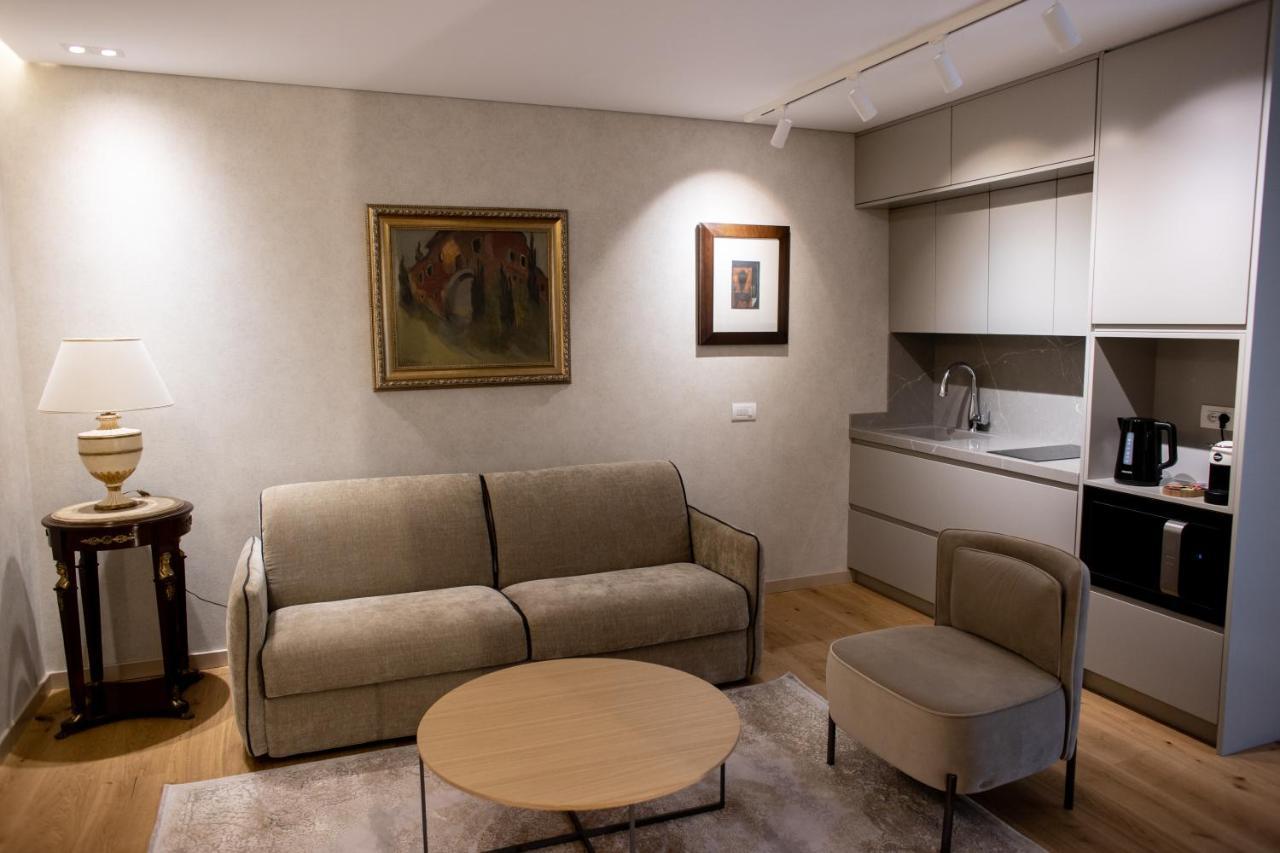 Seven Luxury Suites Tirana Exteriér fotografie
